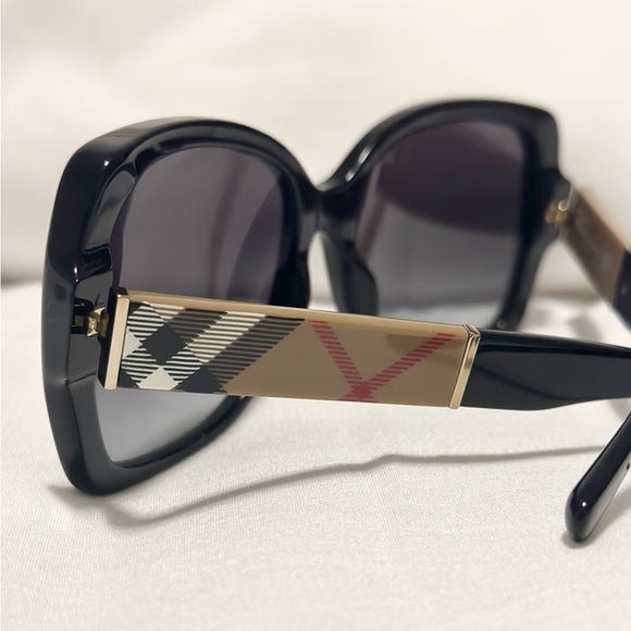 Burberry Black Sunglasses